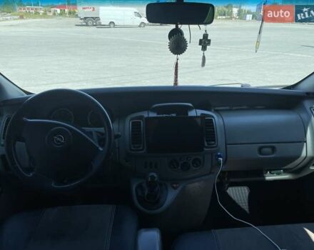 Чорний Опель Віваро, об'ємом двигуна 2 л та пробігом 300 тис. км за 11000 $, фото 9 на Automoto.ua