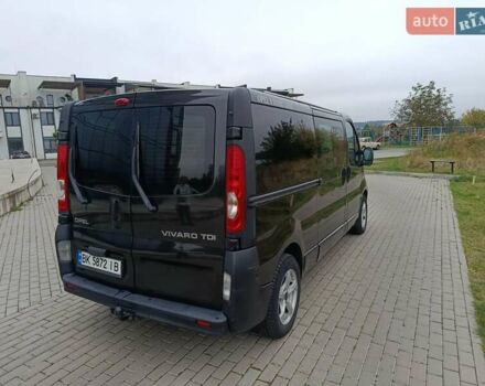 Черный Опель Виваро, объемом двигателя 2.5 л и пробегом 280 тыс. км за 9200 $, фото 7 на Automoto.ua