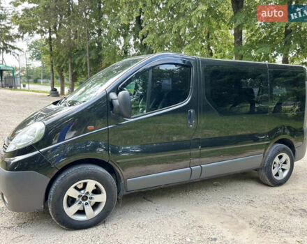 Черный Опель Виваро, объемом двигателя 2.5 л и пробегом 316 тыс. км за 9700 $, фото 4 на Automoto.ua