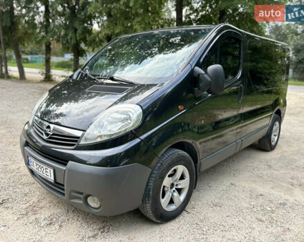 Черный Опель Виваро, объемом двигателя 2.5 л и пробегом 316 тыс. км за 9700 $, фото 2 на Automoto.ua