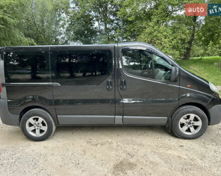 Черный Опель Виваро, объемом двигателя 2.5 л и пробегом 316 тыс. км за 9700 $, фото 10 на Automoto.ua
