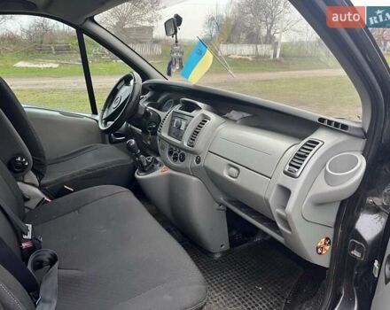 Чорний Опель Віваро, об'ємом двигуна 2.5 л та пробігом 289 тис. км за 10500 $, фото 7 на Automoto.ua