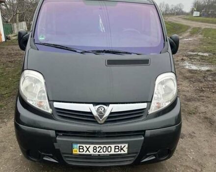 Чорний Опель Віваро, об'ємом двигуна 2.5 л та пробігом 289 тис. км за 10500 $, фото 1 на Automoto.ua