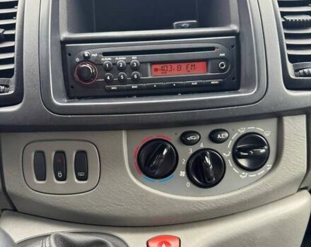 Чорний Опель Віваро, об'ємом двигуна 2 л та пробігом 195 тис. км за 12900 $, фото 16 на Automoto.ua