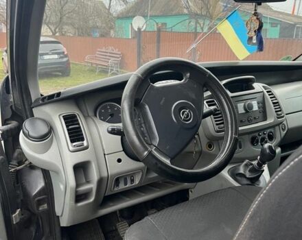 Чорний Опель Віваро, об'ємом двигуна 2.5 л та пробігом 289 тис. км за 10500 $, фото 9 на Automoto.ua