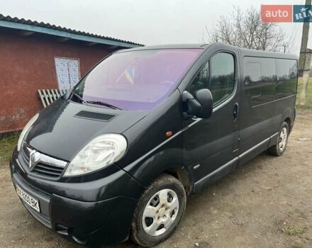 Чорний Опель Віваро, об'ємом двигуна 2.5 л та пробігом 289 тис. км за 10500 $, фото 2 на Automoto.ua