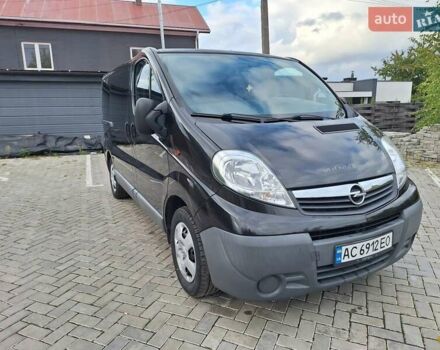 Черный Опель Виваро, объемом двигателя 2 л и пробегом 199 тыс. км за 13999 $, фото 2 на Automoto.ua