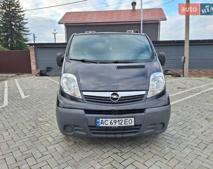 Черный Опель Виваро, объемом двигателя 2 л и пробегом 199 тыс. км за 13999 $, фото 1 на Automoto.ua