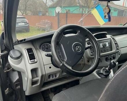 Чорний Опель Віваро, об'ємом двигуна 2.5 л та пробігом 289 тис. км за 10500 $, фото 8 на Automoto.ua