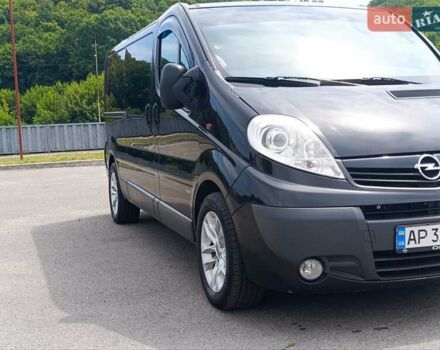 Черный Опель Виваро, объемом двигателя 2.5 л и пробегом 392 тыс. км за 13400 $, фото 8 на Automoto.ua