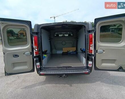 Черный Опель Виваро, объемом двигателя 2.5 л и пробегом 392 тыс. км за 13400 $, фото 27 на Automoto.ua