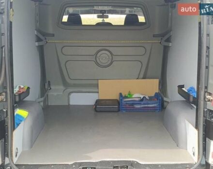 Черный Опель Виваро, объемом двигателя 2.5 л и пробегом 392 тыс. км за 13400 $, фото 26 на Automoto.ua