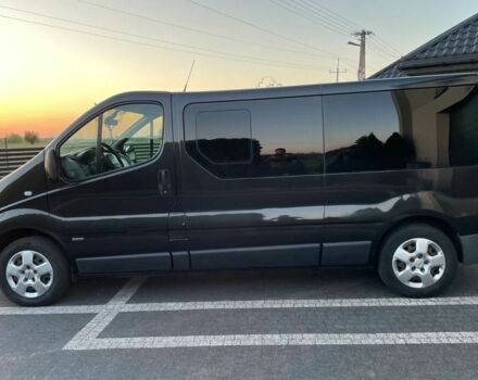 Чорний Опель Віваро, об'ємом двигуна 2 л та пробігом 165 тис. км за 7800 $, фото 5 на Automoto.ua