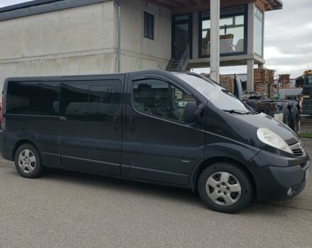 Черный Опель Виваро, объемом двигателя 2.5 л и пробегом 390 тыс. км за 12500 $, фото 5 на Automoto.ua