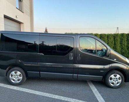 Чорний Опель Віваро, об'ємом двигуна 2 л та пробігом 165 тис. км за 7800 $, фото 1 на Automoto.ua