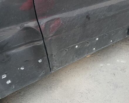 Черный Опель Виваро, объемом двигателя 2.5 л и пробегом 390 тыс. км за 12500 $, фото 10 на Automoto.ua