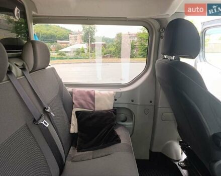 Черный Опель Виваро, объемом двигателя 2.5 л и пробегом 392 тыс. км за 13400 $, фото 23 на Automoto.ua