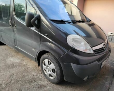 Черный Опель Виваро, объемом двигателя 2.5 л и пробегом 390 тыс. км за 12500 $, фото 9 на Automoto.ua