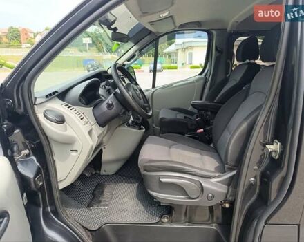 Черный Опель Виваро, объемом двигателя 2.5 л и пробегом 392 тыс. км за 13400 $, фото 18 на Automoto.ua