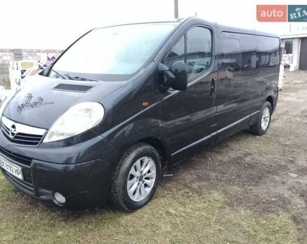 Чорний Опель Віваро, об'ємом двигуна 2 л та пробігом 320 тис. км за 11400 $, фото 2 на Automoto.ua
