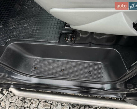 Черный Опель Виваро, объемом двигателя 2 л и пробегом 267 тыс. км за 14900 $, фото 49 на Automoto.ua