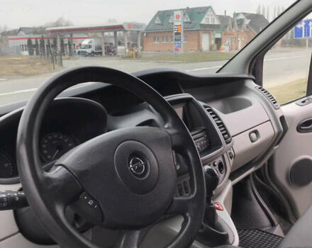 Чорний Опель Віваро, об'ємом двигуна 2 л та пробігом 312 тис. км за 12000 $, фото 4 на Automoto.ua