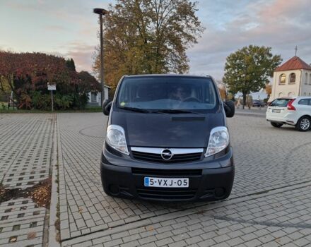 Черный Опель Виваро, объемом двигателя 2 л и пробегом 332 тыс. км за 8800 $, фото 2 на Automoto.ua