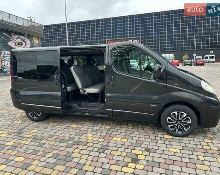 Черный Опель Виваро, объемом двигателя 2 л и пробегом 230 тыс. км за 14550 $, фото 4 на Automoto.ua