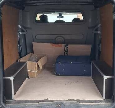 Чорний Опель Віваро, об'ємом двигуна 2 л та пробігом 247 тис. км за 15300 $, фото 12 на Automoto.ua