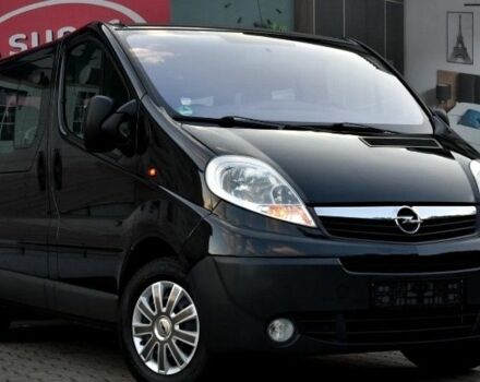 Черный Опель Виваро, объемом двигателя 2 л и пробегом 215 тыс. км за 8500 $, фото 2 на Automoto.ua