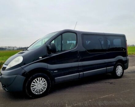 Чорний Опель Віваро, об'ємом двигуна 2 л та пробігом 201 тис. км за 8600 $, фото 4 на Automoto.ua