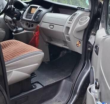 Чорний Опель Віваро, об'ємом двигуна 2 л та пробігом 247 тис. км за 15300 $, фото 21 на Automoto.ua