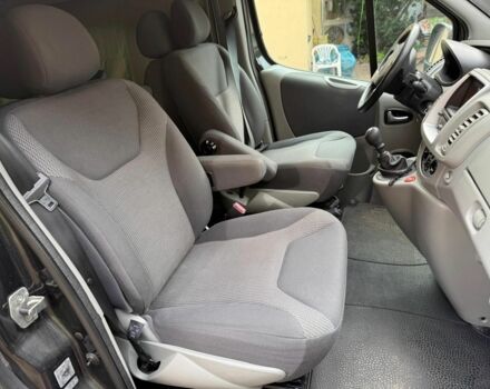 Чорний Опель Віваро, об'ємом двигуна 2 л та пробігом 166 тис. км за 8200 $, фото 22 на Automoto.ua