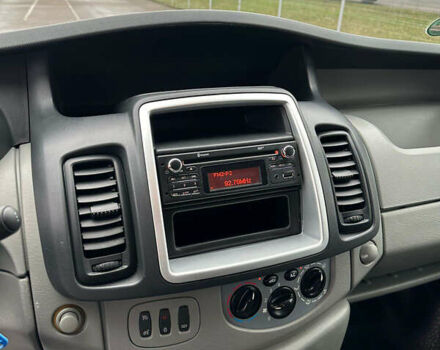 Чорний Опель Віваро, об'ємом двигуна 2 л та пробігом 238 тис. км за 15900 $, фото 12 на Automoto.ua