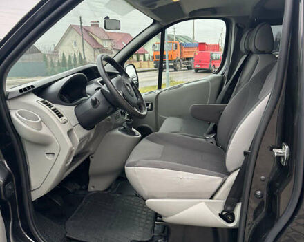 Чорний Опель Віваро, об'ємом двигуна 2 л та пробігом 238 тис. км за 15900 $, фото 9 на Automoto.ua