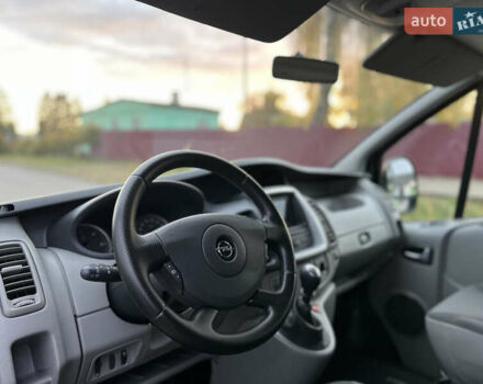 Черный Опель Виваро, объемом двигателя 2 л и пробегом 203 тыс. км за 15950 $, фото 17 на Automoto.ua