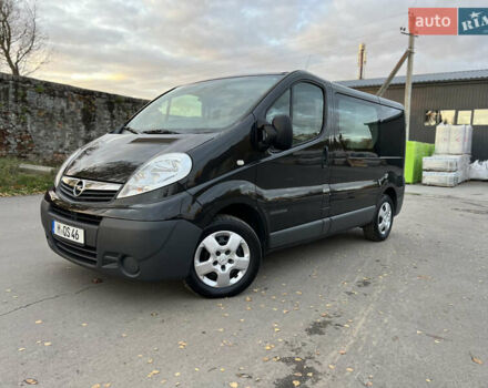 Черный Опель Виваро, объемом двигателя 2 л и пробегом 203 тыс. км за 15950 $, фото 1 на Automoto.ua
