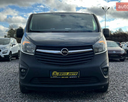 Черный Опель Виваро, объемом двигателя 1.6 л и пробегом 270 тыс. км за 17300 $, фото 1 на Automoto.ua
