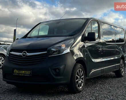 Черный Опель Виваро, объемом двигателя 1.6 л и пробегом 270 тыс. км за 17300 $, фото 2 на Automoto.ua
