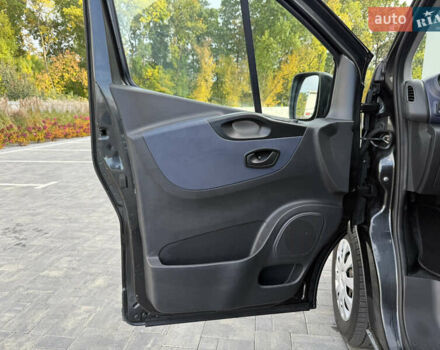 Чорний Опель Віваро, об'ємом двигуна 1.6 л та пробігом 268 тис. км за 14300 $, фото 31 на Automoto.ua