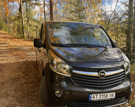 Черный Опель Виваро, объемом двигателя 1.6 л и пробегом 258 тыс. км за 16800 $, фото 1 на Automoto.ua