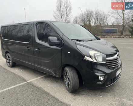 Черный Опель Виваро, объемом двигателя 1.6 л и пробегом 300 тыс. км за 15500 $, фото 1 на Automoto.ua