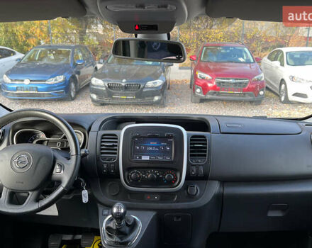 Черный Опель Виваро, объемом двигателя 1.6 л и пробегом 270 тыс. км за 17300 $, фото 10 на Automoto.ua