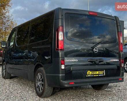 Черный Опель Виваро, объемом двигателя 1.6 л и пробегом 270 тыс. км за 17300 $, фото 3 на Automoto.ua
