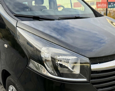Чорний Опель Віваро, об'ємом двигуна 1.6 л та пробігом 268 тис. км за 14300 $, фото 3 на Automoto.ua