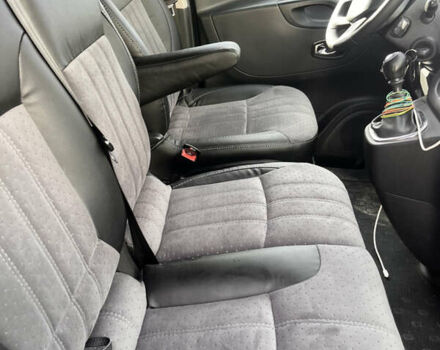 Черный Опель Виваро, объемом двигателя 1.6 л и пробегом 258 тыс. км за 16800 $, фото 9 на Automoto.ua