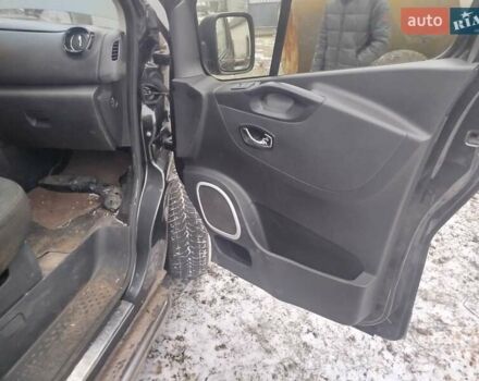 Черный Опель Виваро, объемом двигателя 1.6 л и пробегом 210 тыс. км за 9733 $, фото 9 на Automoto.ua