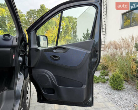 Чорний Опель Віваро, об'ємом двигуна 1.6 л та пробігом 268 тис. км за 14300 $, фото 27 на Automoto.ua