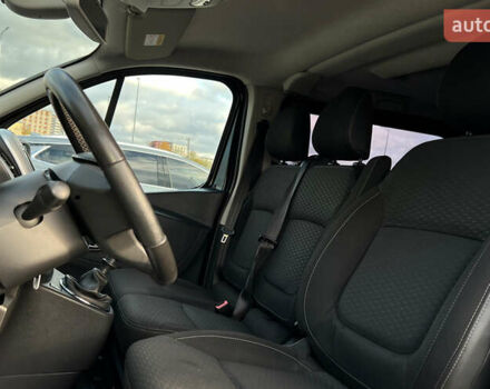 Черный Опель Виваро, объемом двигателя 1.6 л и пробегом 270 тыс. км за 17300 $, фото 6 на Automoto.ua