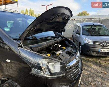 Черный Опель Виваро, объемом двигателя 1.6 л и пробегом 244 тыс. км за 19500 $, фото 55 на Automoto.ua